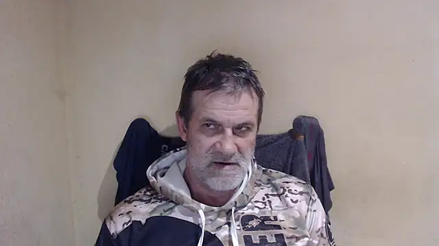 Snapshot of AlexNudo chatting on 09.15.25 AlexNudo online show from 09.15.25