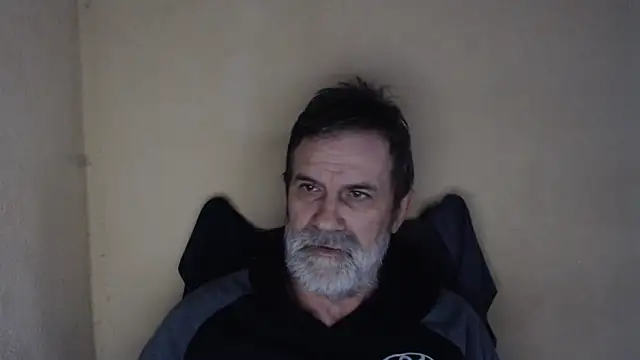 Snapshot of AlexNudo chatting on 10.03.25 AlexNudo online show from 10.03.25