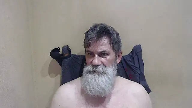 Snapshot of AlexNudo chatting on 05.28.26 AlexNudo online show from 05.28.26