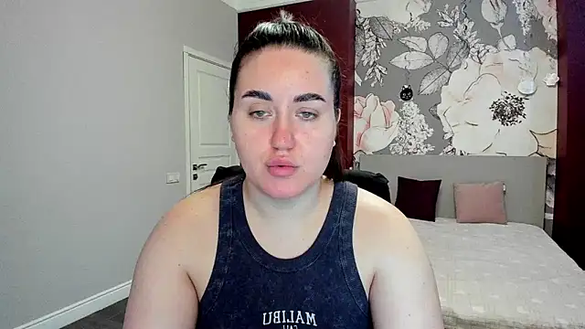 Roxie Bradley online show from 03.04.26