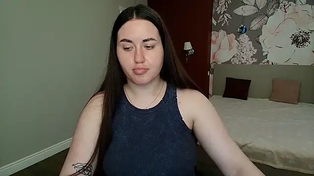 Snapshot of Roxie_Bradley chatting on 06.02.26 Roxie Bradley online show from 06.02.26