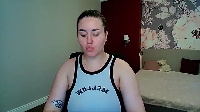 Snapshot of Roxie_Bradley chatting on 07.07.26 Roxie Bradley online show from 07.07.26