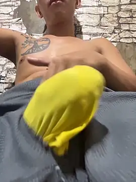 Snapshot of xlovercum chatting on 10.31.25 xlovercum online show from 10.31.25