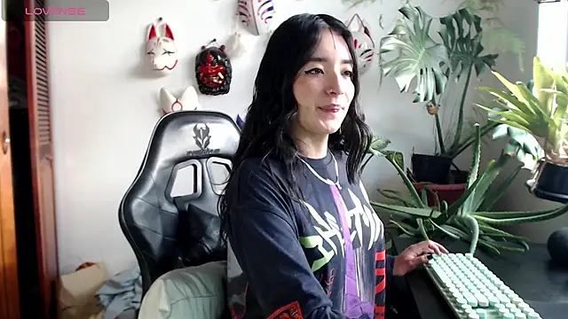 cat salo online show from 04.18.26