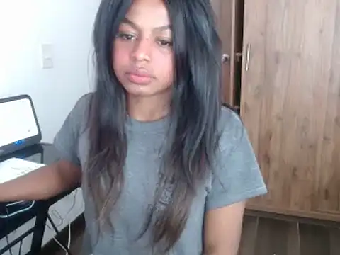 Snapshot of charlott7 chatting on 12.01.24 charlott7 online show from 12.01.24