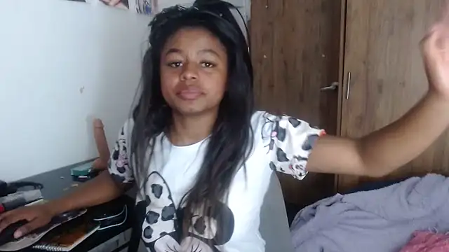 Snapshot of charlott7 chatting on 12.16.24 charlott7 online show from 12.16.24