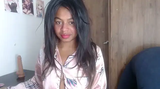 Snapshot of charlott7 chatting on 12.21.24 charlott7 online show from 12.21.24