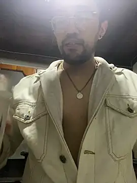 Im sophiie online show from 02.10.25