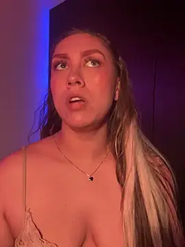 Im sophiie online show from 02.13.25