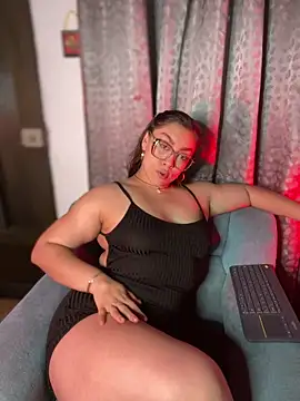 Im sophiie online show from 03.18.25