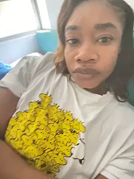 Snapshot of _yisela_ chatting on 11.16.25 yisela online show from 11.16.25