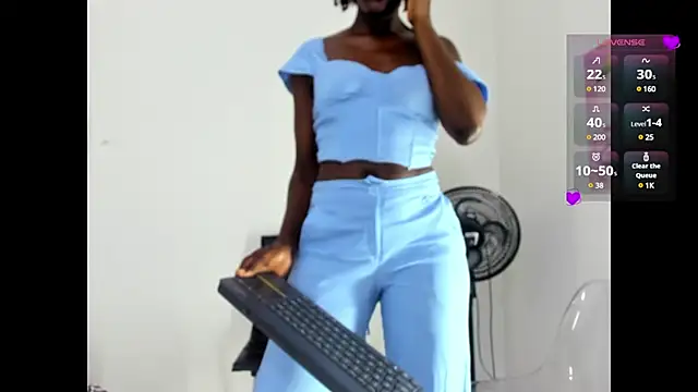 Snapshot of AlmaSean chatting on 01.13.25 AlmaSean online show from 01.13.25