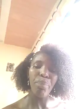 Snapshot of AlmaSean chatting on 09.20.25 AlmaSean online show from 09.20.25