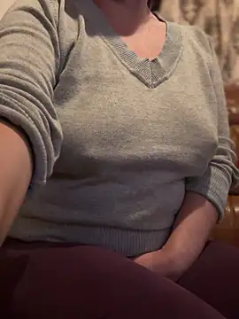 Snapshot of sweetmystery1 chatting on 12.26.24 sweetmystery1 online show from 12.26.24