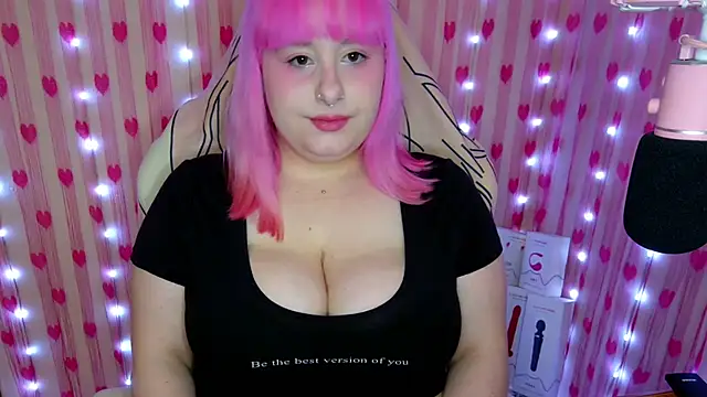 Snapshot of StrawberryPleasure chatting on 06.07.26 StrawberryPleasure online show from 06.07.26