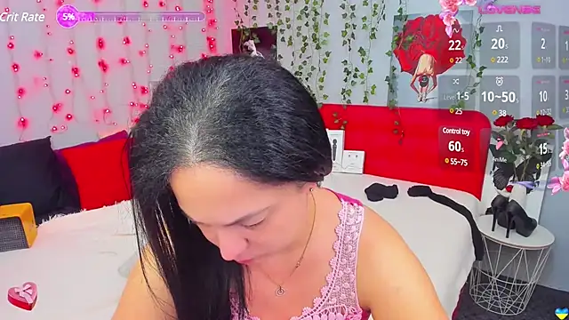 Snapshot of DarlingMilf chatting on 12.22.24 DarlingMilf online show from 12.22.24
