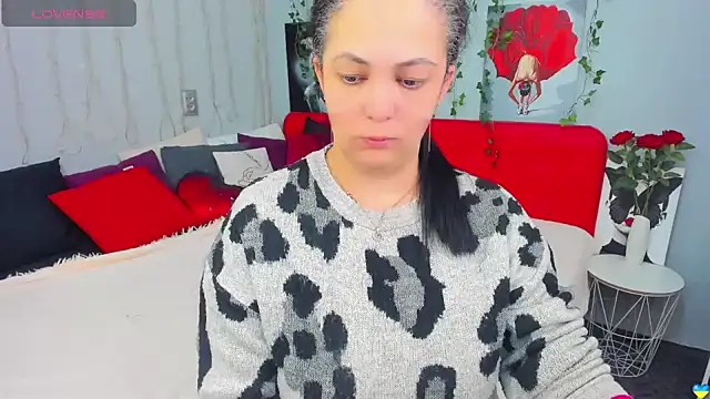 Snapshot of DarlingMilf chatting on 12.26.24 DarlingMilf online show from 12.26.24