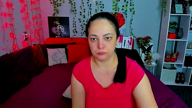 Snapshot of DarlingMilf chatting on 09.29.25 DarlingMilf online show from 09.29.25