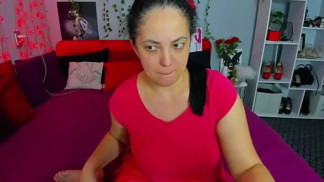 Snapshot of DarlingMilf chatting on 10.11.25 DarlingMilf online show from 10.11.25