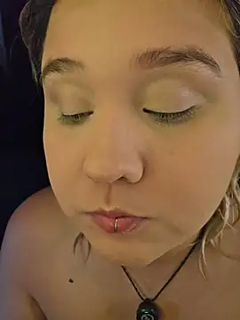 Laura takint online show from 12.17.25