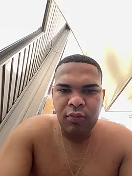 Snapshot of marhi32 chatting on 10.02.25 marhi32 online show from 10.02.25