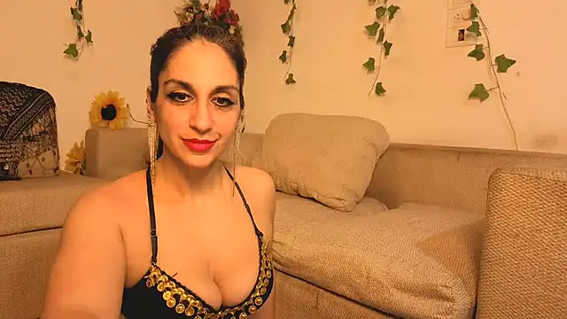 Snapshot of Bellydancerhot chatting on 07.16.26 Bellydancerhot online show from 07.16.26