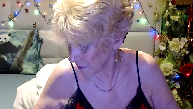 Snapshot of HappyWomanOn chatting on 06.07.26 HappyWomanOn online show from 06.07.26