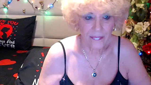 Snapshot of HappyWomanOn chatting on 06.14.26 HappyWomanOn online show from 06.14.26