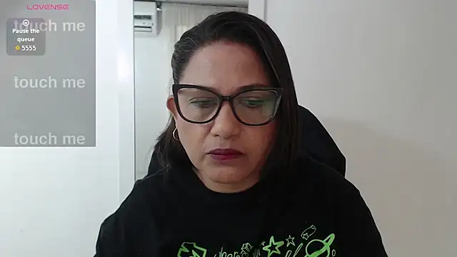 Snapshot of Katha_Marck chatting on 01.12.26 Katha Marck online show from 01.12.26