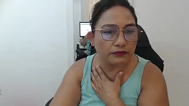 Snapshot of Katha_Marck chatting on 02.14.26 Katha Marck online show from 02.14.26