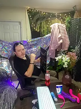 Hotredheadandtoungelasher online show from 12.31.24