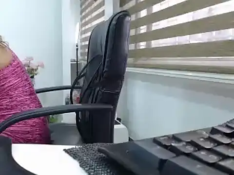 Snapshot of jesy_hot chatting on 02.22.25 jesy hot online show from 02.22.25