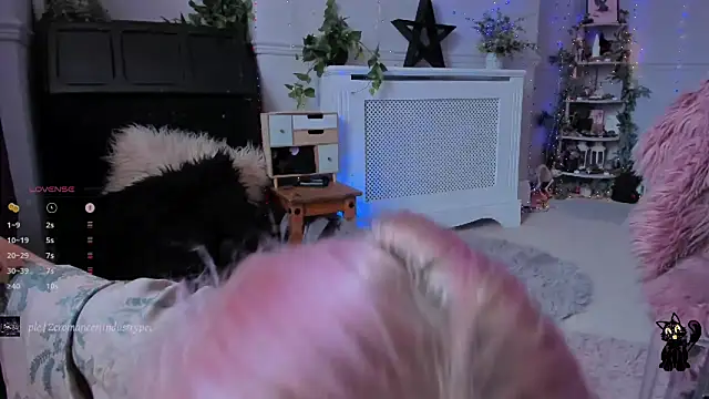 Snapshot of AliceW0lf chatting on 03.21.25 AliceW0lf online show from 03.21.25