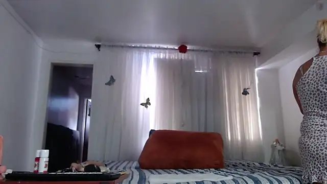 linapalacios online show from 01.17.26