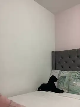 Snapshot of Kataliina chatting on 02.25.25 Kataliina online show from 02.25.25