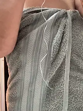 Snapshot of Kataliina chatting on 02.28.25 Kataliina online show from 02.28.25