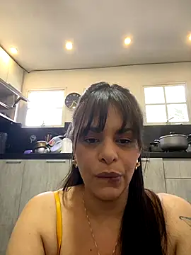 Snapshot of Kataliina chatting on 09.08.25 Kataliina online show from 09.08.25