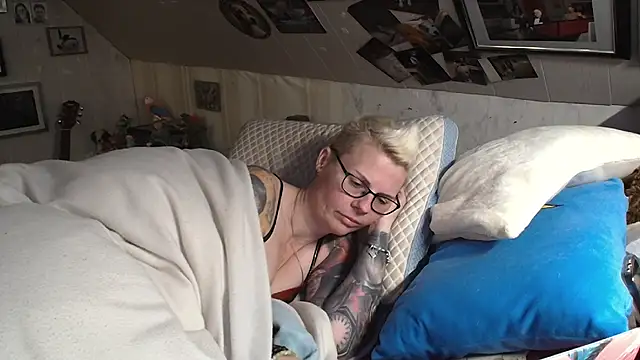 MaryG online show from 12.04.24