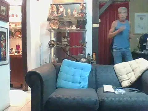 Snapshot of dutra498 chatting on 02.14.26 dutra498 online show from 02.14.26