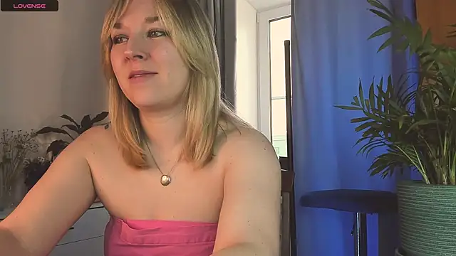 Snapshot of 5_in_one chatting on 04.14.26 5 in one online show from 04.14.26