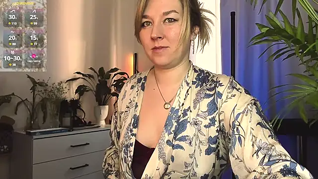 Snapshot of 5_in_one chatting on 04.19.26 5 in one online show from 04.19.26