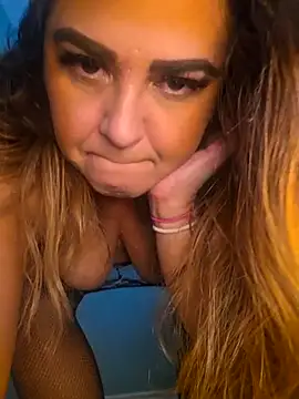 Snapshot of sweetcheekzx chatting on 10.21.25 sweetcheekzx online show from 10.21.25