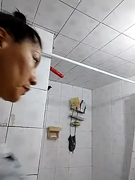 LaInsaciableIntensa online show from 10.27.25