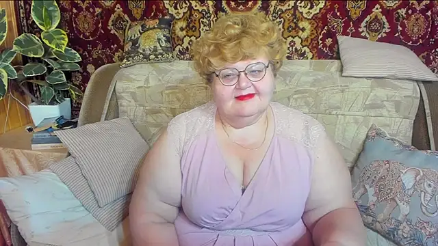 Snapshot of _big_love_ chatting on 10.08.25 big love online show from 10.08.25