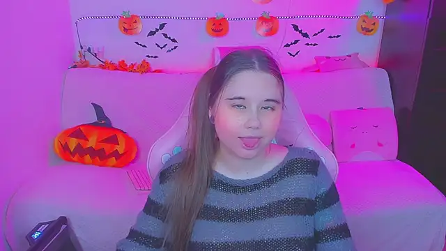 Snapshot of Lolisuccub chatting on 10.14.25 Lolisuccub online show from 10.14.25