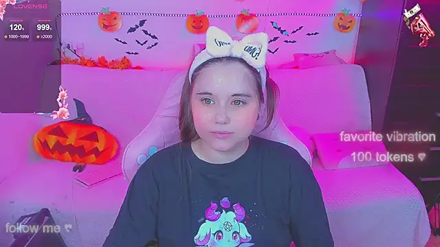 Snapshot of Lolisuccub chatting on 10.16.25 Lolisuccub online show from 10.16.25
