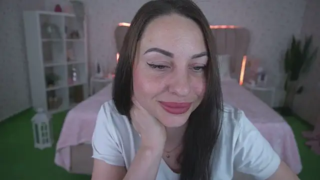 KristiiMax online show from 04.21.26