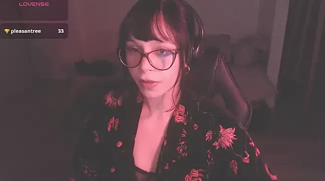 Snapshot of modjo_ chatting on 12.21.24 modjo  online show from 12.21.24