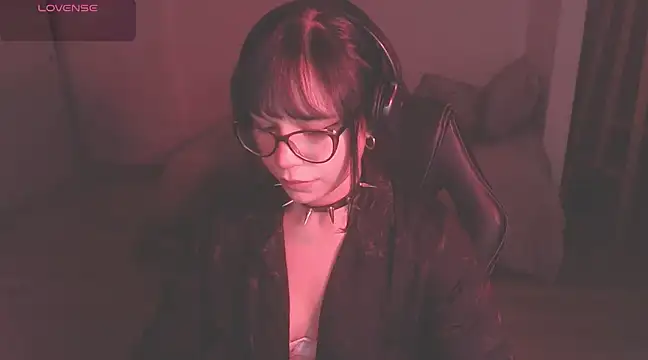 Snapshot of modjo_ chatting on 12.23.24 modjo  online show from 12.23.24