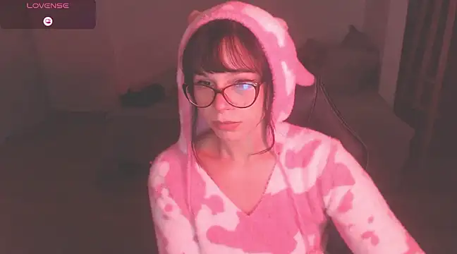 Snapshot of modjo_ chatting on 01.21.25 modjo  online show from 01.21.25